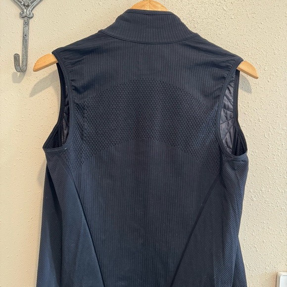 Athleta Lightweight Layering Vest - Picture 5 of 10